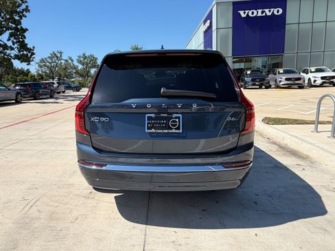 Certified 2025 Volvo XC90 B6 Plus AWD/4WD image 5