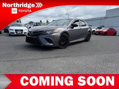 Used 2020 Toyota Camry SE w/ Carpet Mat Package FWD image 3