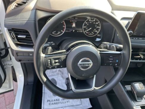Used 2021 Nissan Rogue SV FWD image 13