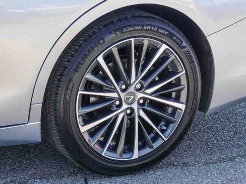 Used 2025 Lexus ES 300h w/ Premium Package FWD image 10
