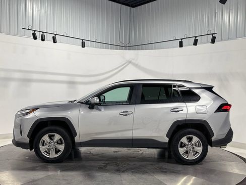 Used 2025 Toyota RAV4 XLE AWD/4WD image 16