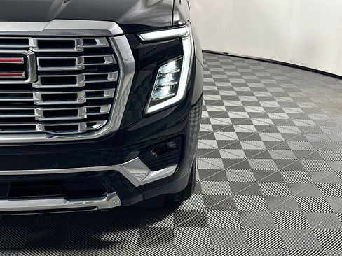 Used 2025 GMC Yukon Denali AWD/4WD image 9