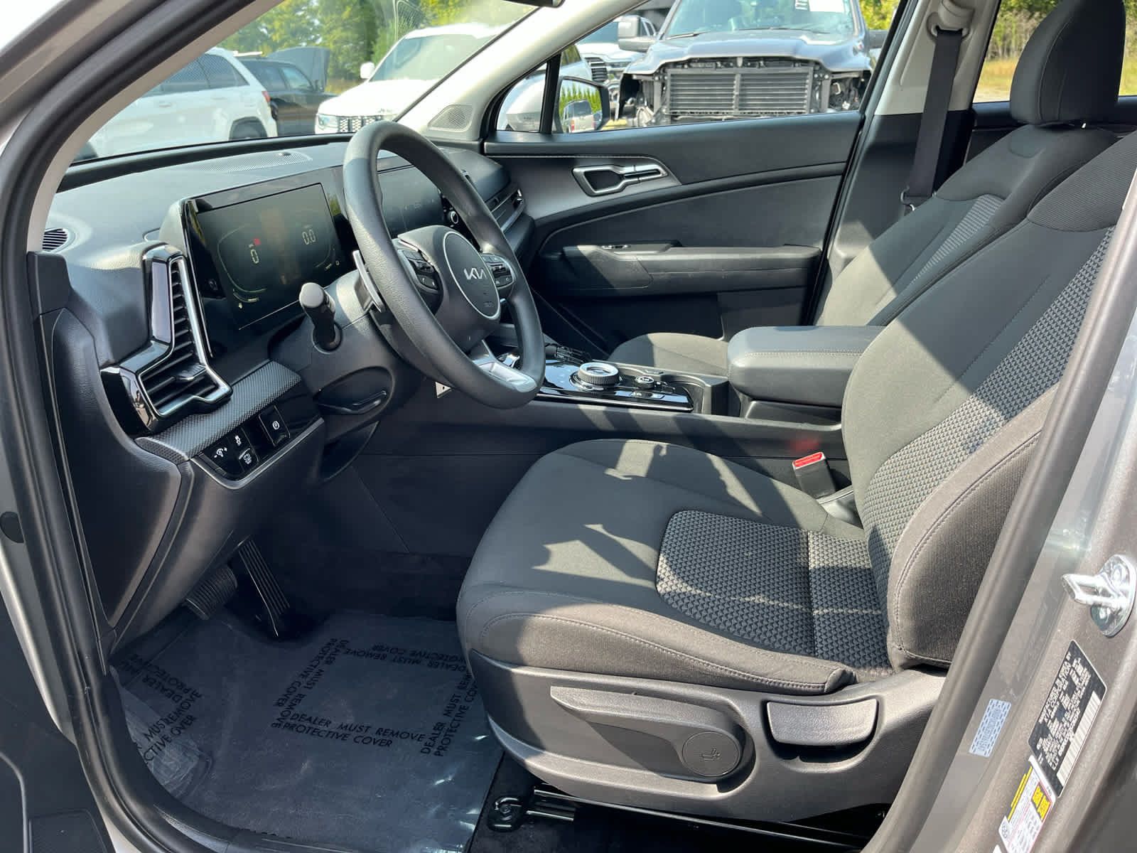 Used 2025 Kia Sportage LX AWD/4WD image 10