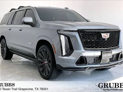 Used 2025 Cadillac Escalade ESV V