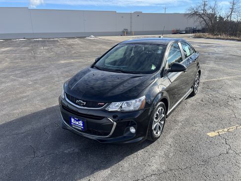 Used 2019 Chevrolet Sonic LT w/ Convenience Package image 3