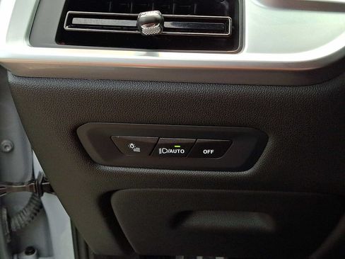 Used 2024 BMW X5 xDrive40i w/ M Sport Package AWD/4WD image 27
