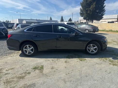 Used 2017 Chevrolet Malibu LS image 4