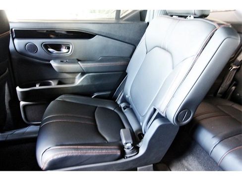 New 2025 Honda Pilot TrailSport image 11