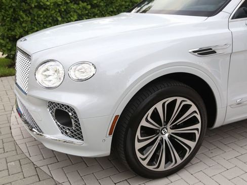 Used 2021 Bentley Bentayga image 10