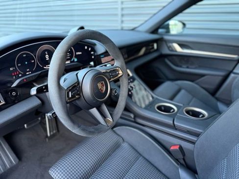 New 2025 Porsche Taycan 4S AWD/4WD image 4