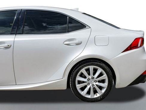 Used 2016 Lexus IS 200t RWD image 11