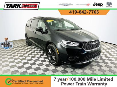 Certified 2025 Chrysler Pacifica Limited