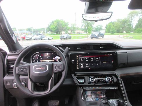 New 2026 GMC Sierra 2500 AT4 w/ AT4 Premium Plus Package AWD/4WD image 16