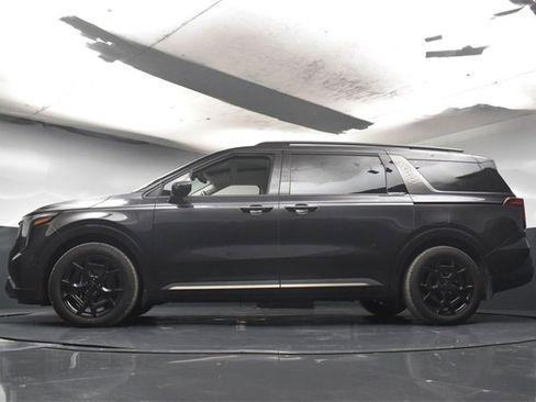 Certified 2025 Kia Carnival SX Prestige image 40