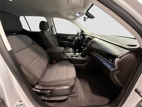 Used 2018 Chevrolet Traverse LT image 25