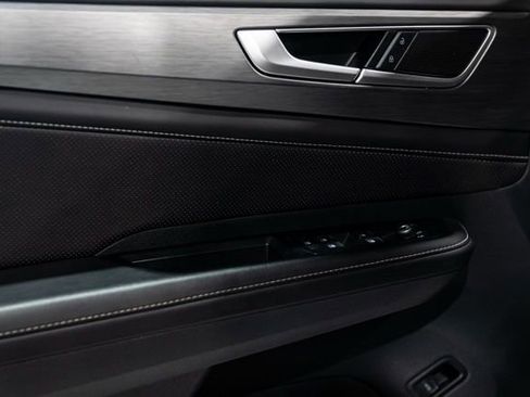 Used 2025 Volkswagen Atlas Cross Sport SE image 23