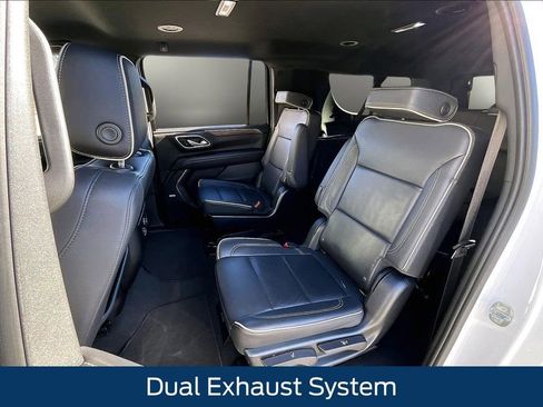 Used 2023 Chevrolet Suburban Premier image 22