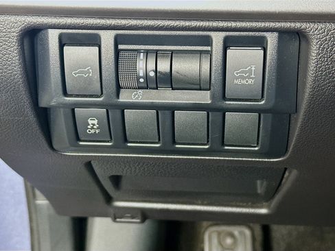 Used 2015 Subaru Outback 2.5i Premium AWD/4WD image 16