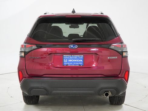 Used 2025 Subaru Forester Touring image 9