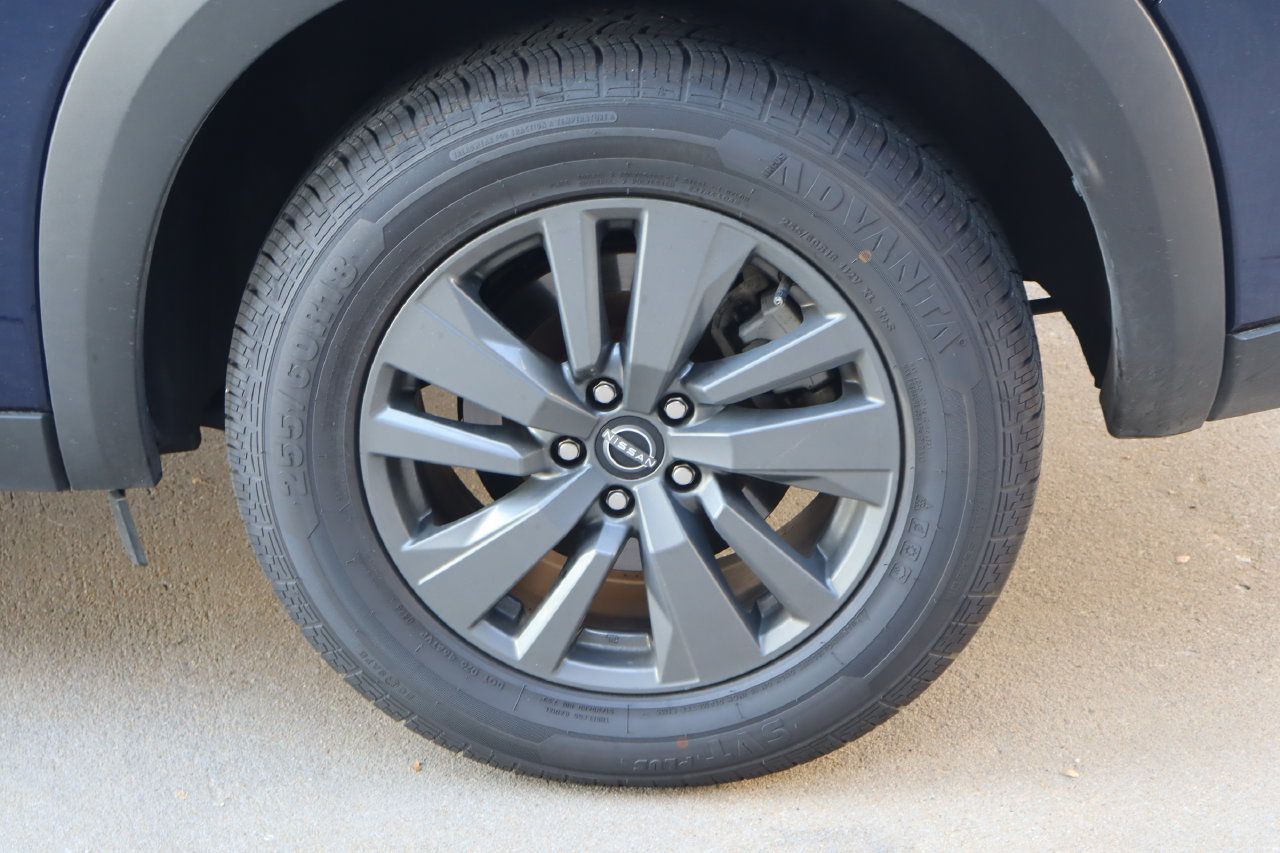 Used 2024 Nissan Pathfinder SV FWD image 29