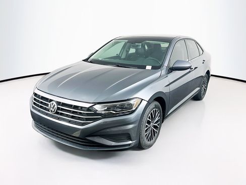 Used 2019 Volkswagen Jetta SE w/ Cold Weather Package FWD image 3