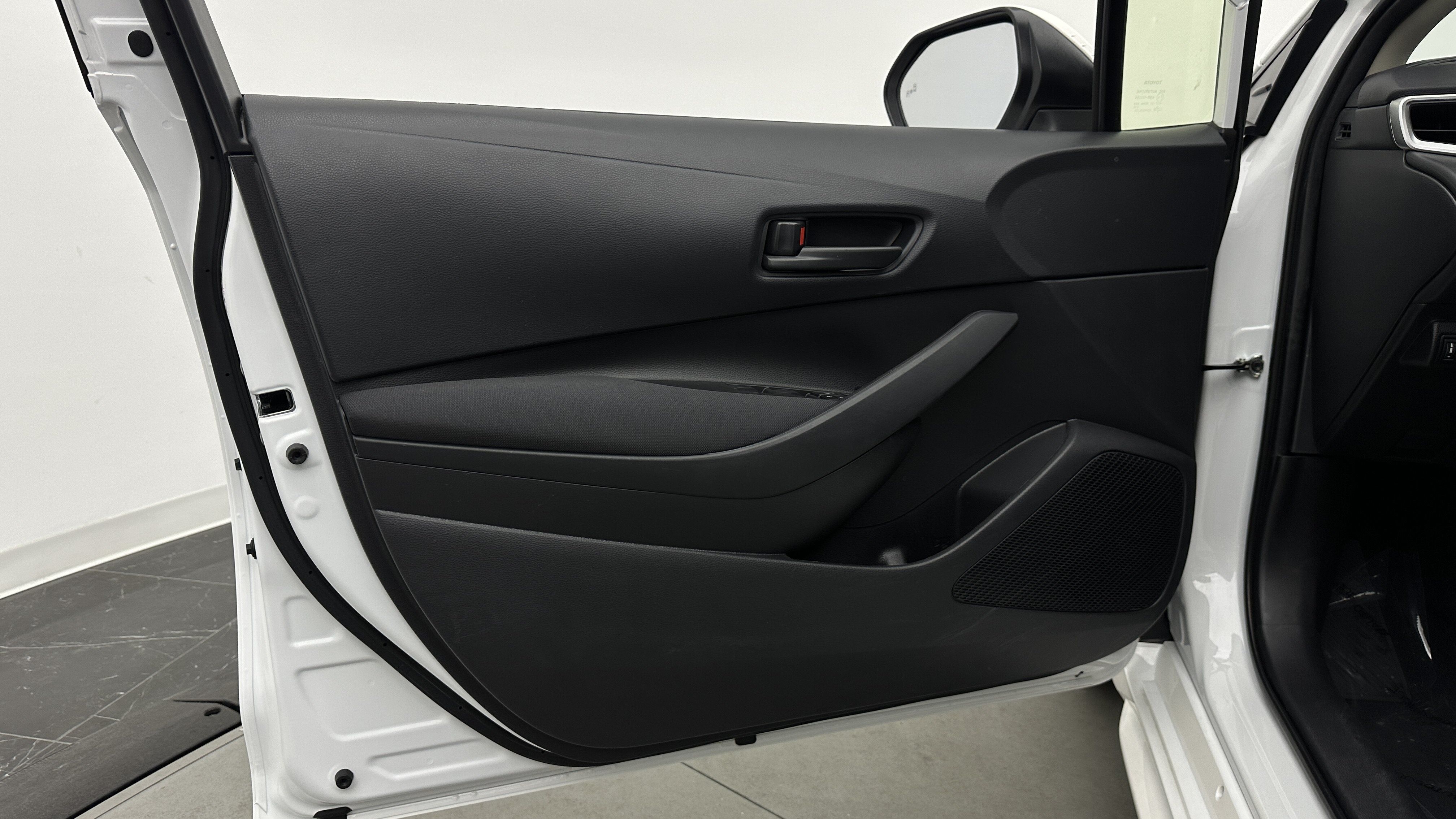 Used 2026 Toyota Corolla LE FWD image 11