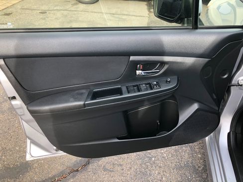 Used 2013 Subaru Impreza 2.0i Sport Premium image 10