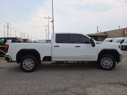 Used 2024 GMC Sierra 2500 Pro AWD/4WD image 16