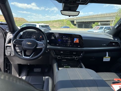 New 2026 Chevrolet Suburban High Country AWD/4WD image 14