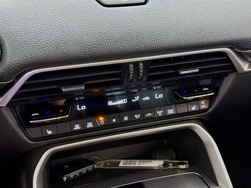 Used 2024 MAZDA CX-90 Plug-In Hybrid w/ Premium Pkg AWD/4WD image 20