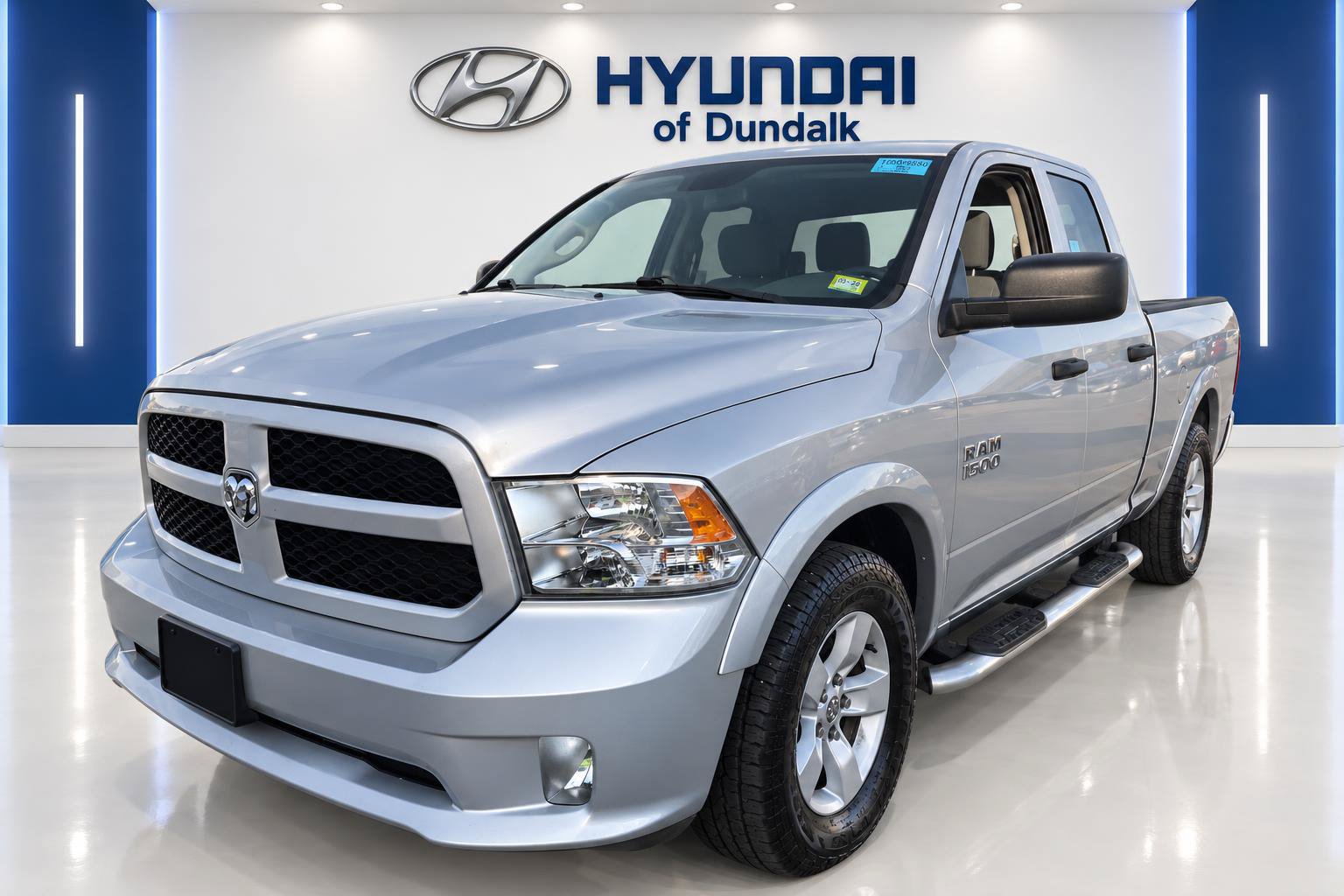 Used 2017 RAM 1500 Express AWD/4WD image 1