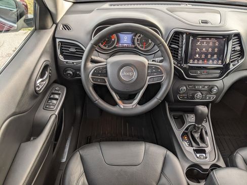 Used 2019 Jeep Cherokee Limited image 13