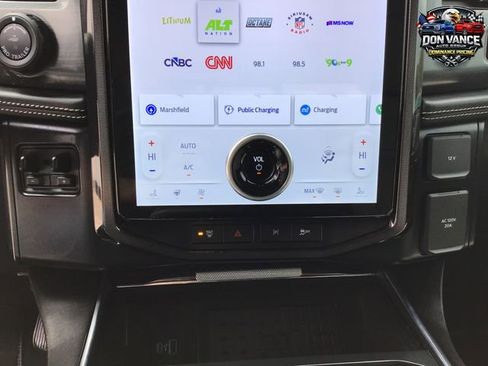 Used 2023 Ford F150 Lightning Platinum image 18