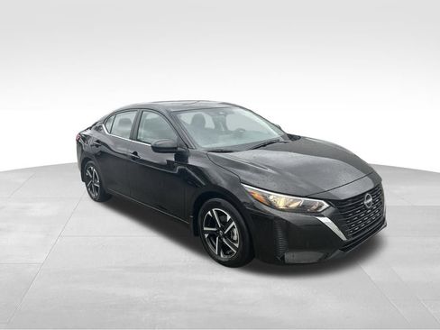 Certified 2025 Nissan Sentra SV image 9