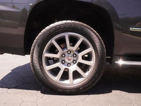 Used 2018 GMC Yukon Denali RWD image 7