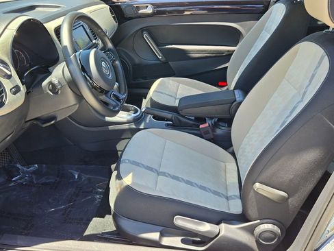 Used 2018 Volkswagen Beetle 2.0T Coast FWD image 10