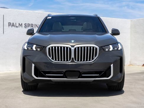 Certified 2025 BMW X5 xDrive50e w/ Executive Package AWD/4WD image 4