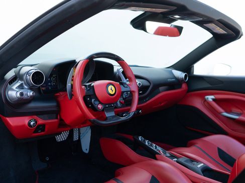 Used 2023 Ferrari F8 Tributo image 19