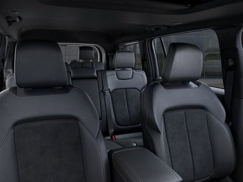 New 2025 Jeep Grand Cherokee L Altitude image 26