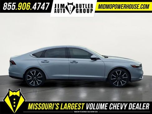 Used 2023 Honda Accord Touring image 6