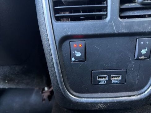 Used 2019 Dodge Charger SXT w/ Leather Interior Group image 16