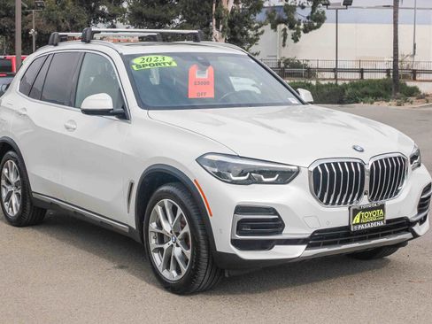 Used 2023 BMW X5 xDrive40i w/ Premium Package image 3