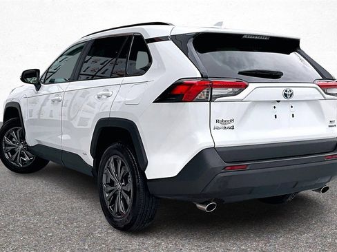 Used 2023 Toyota RAV4 XLE Premium image 4