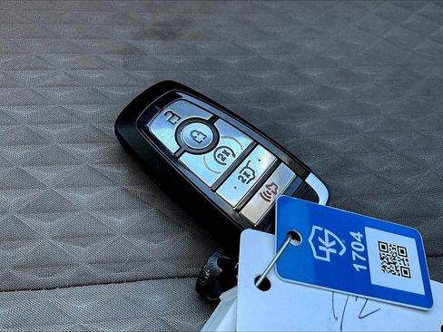 Used 2022 Ford Escape SE w/ SE Sport Appearance Package image 12