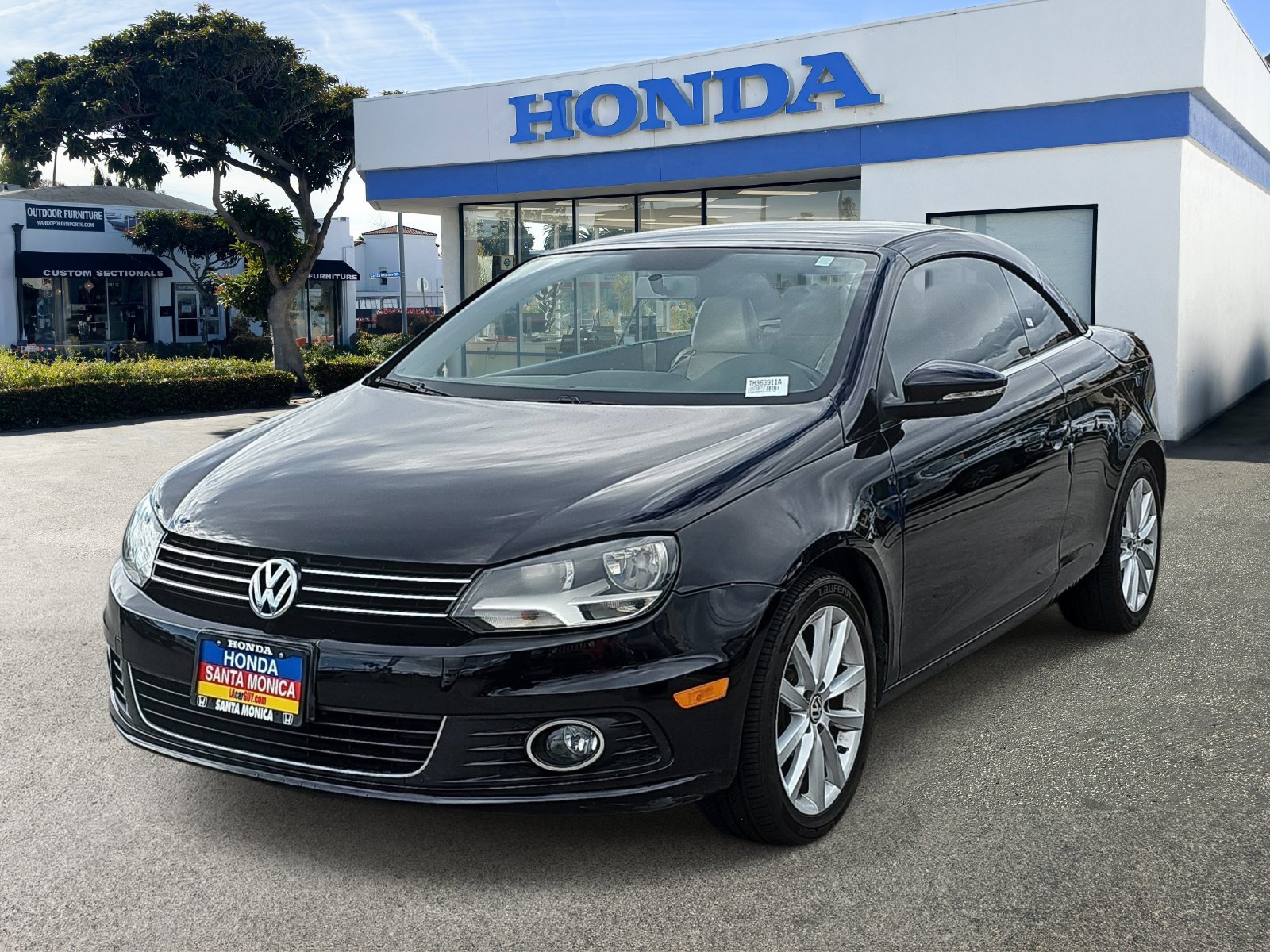 Used 2015 Volkswagen Eos Komfort FWD image 1