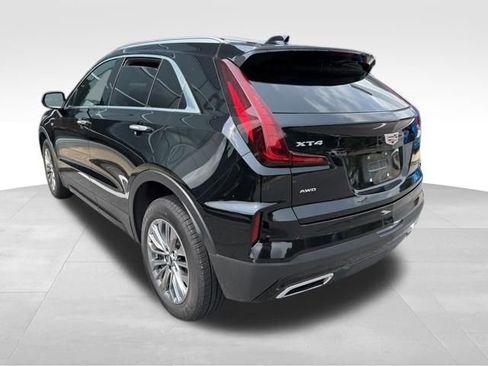 Used 2024 Cadillac XT4 Premium Luxury AWD/4WD image 6