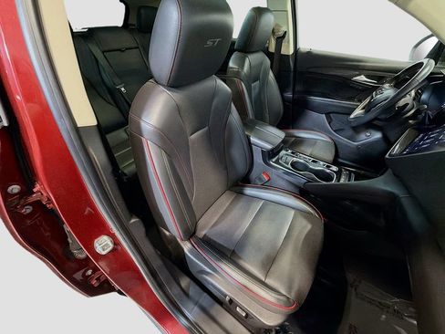 Used 2023 Buick Envision Essence w/ Sport Touring Package FWD image 28