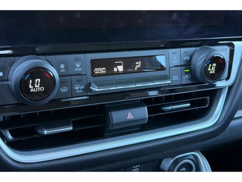 Used 2024 Toyota Grand Highlander AWD Hybrid image 24