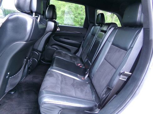 Used 2017 Jeep Grand Cherokee Altitude AWD/4WD image 15