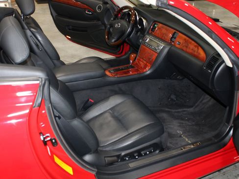 Used 2002 Lexus SC 430 Convertible RWD image 11